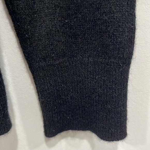 Saks Fifth Avenue Cashmere Turtleneck in Black size M - Picture 4 of 10